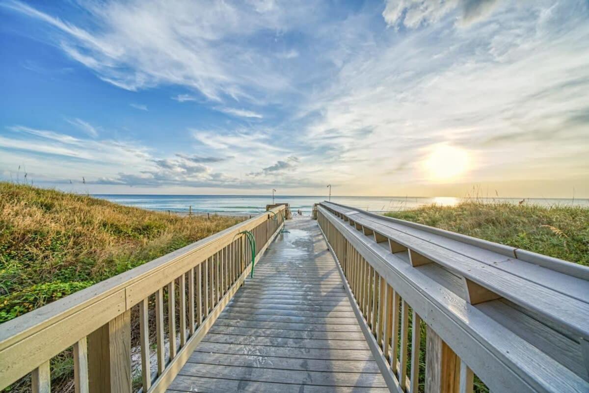 Brightly Furnished Beachfront Condominium By Brightwild Panama City Beach Bagian luar foto