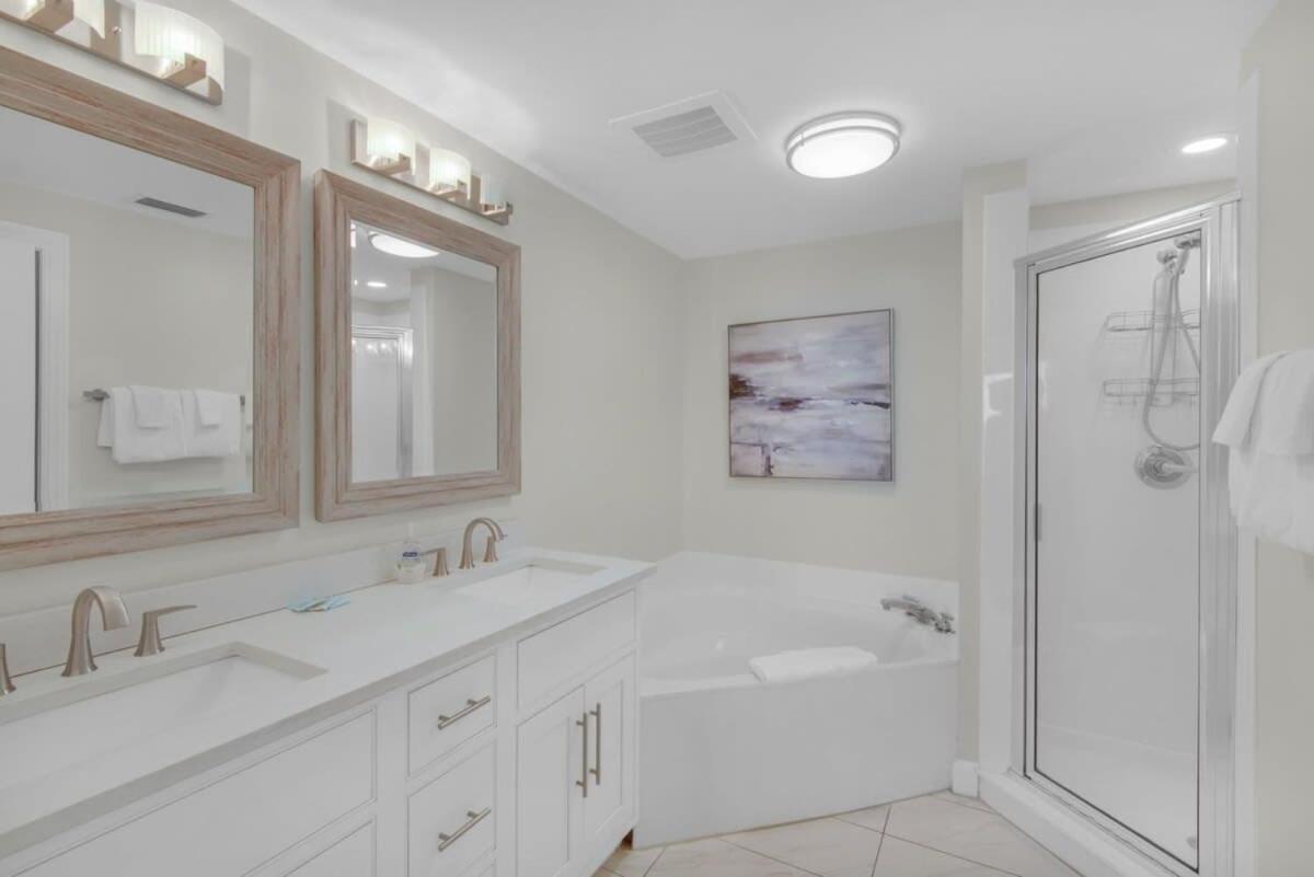 Brightly Furnished Beachfront Condominium By Brightwild Panama City Beach Bagian luar foto